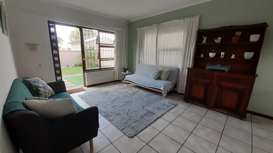 To Let 3 Bedroom Property for Rent in Summerstrand Eastern Cape